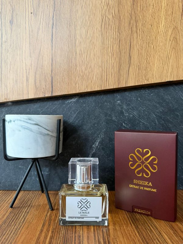 Botol parfum Le Male